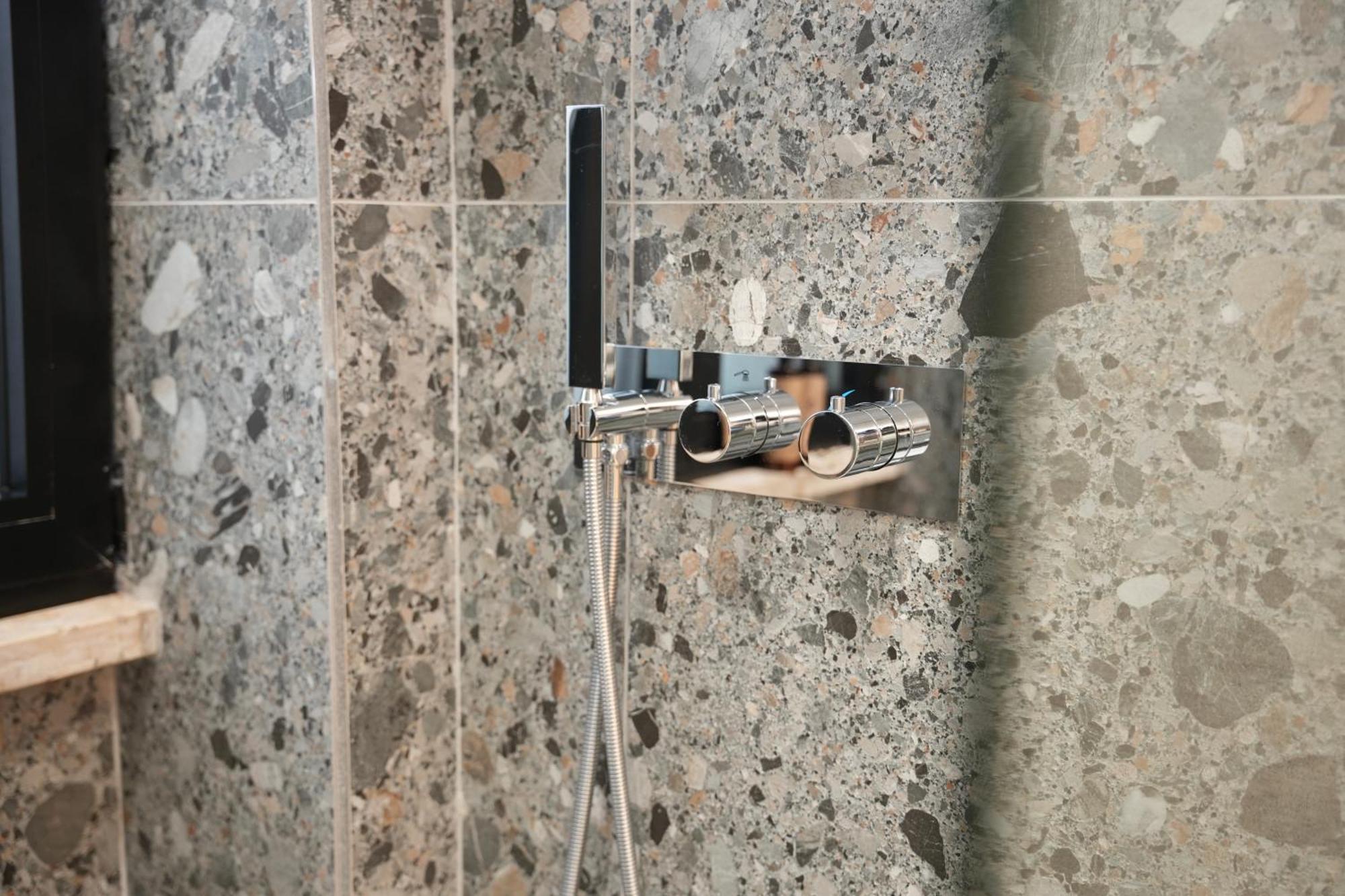 Nea Deluxe Apart-Hotel Тирана Екстериор снимка