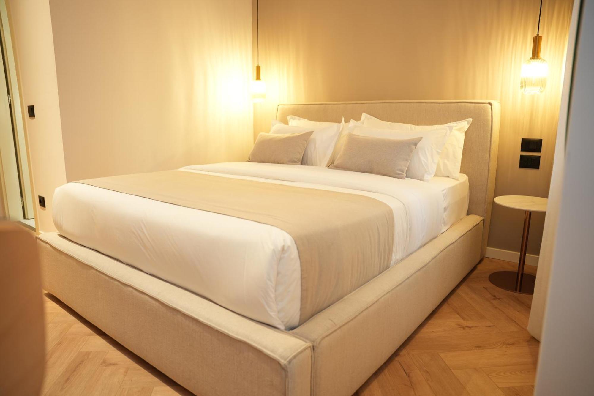 Nea Deluxe Apart-Hotel Тирана Екстериор снимка