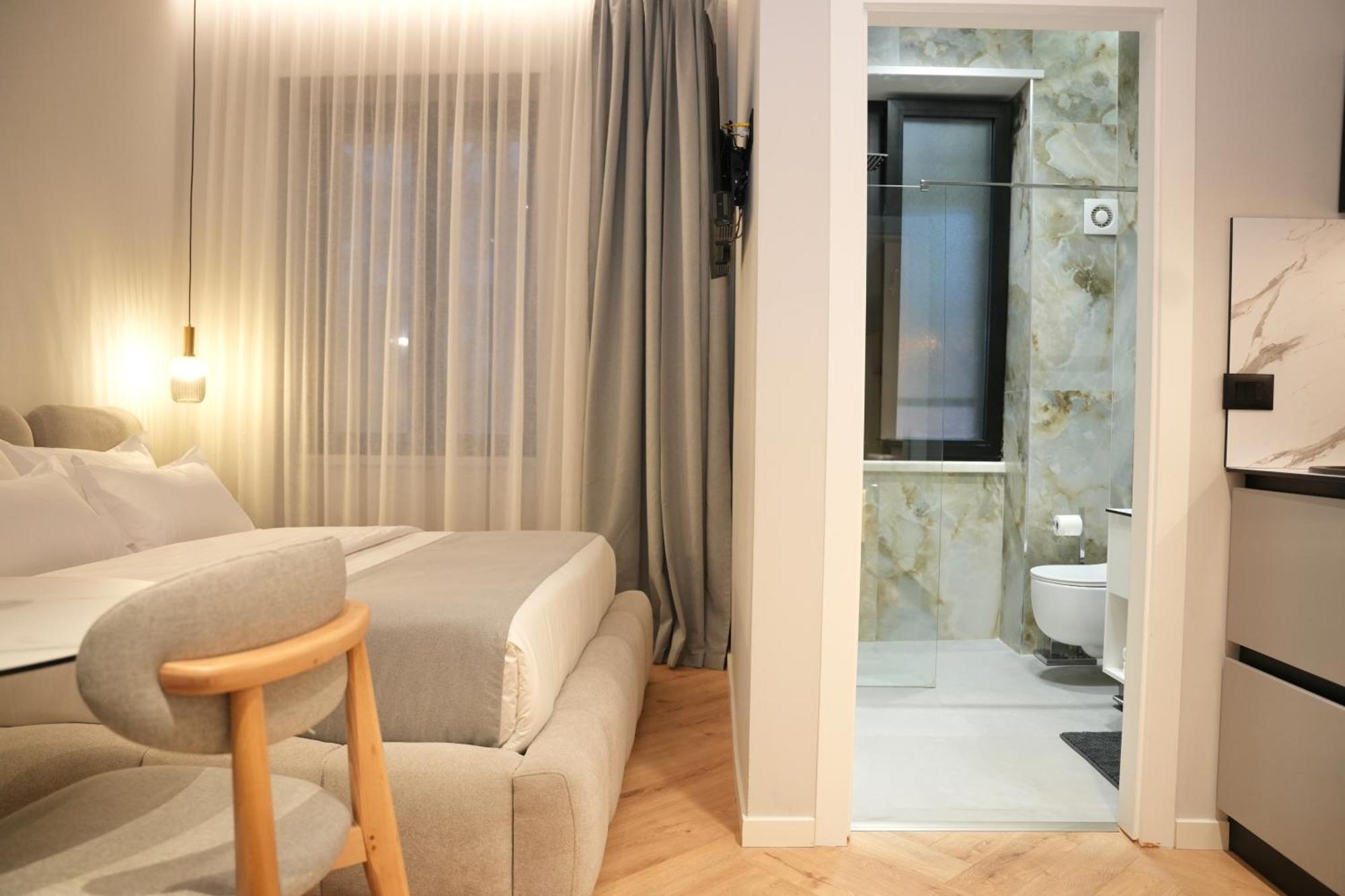 Nea Deluxe Apart-Hotel Тирана Екстериор снимка
