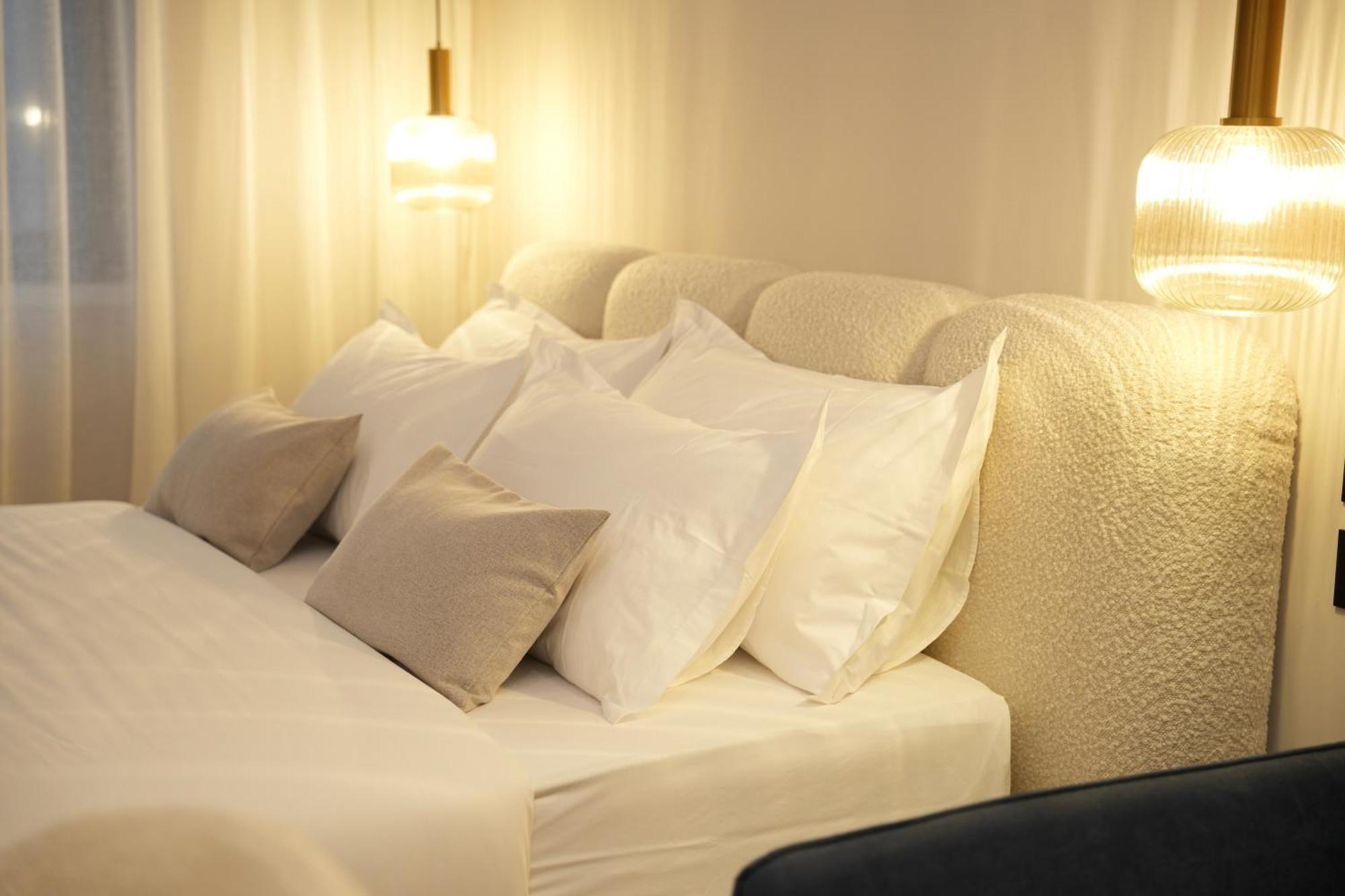 Nea Deluxe Apart-Hotel Тирана Екстериор снимка