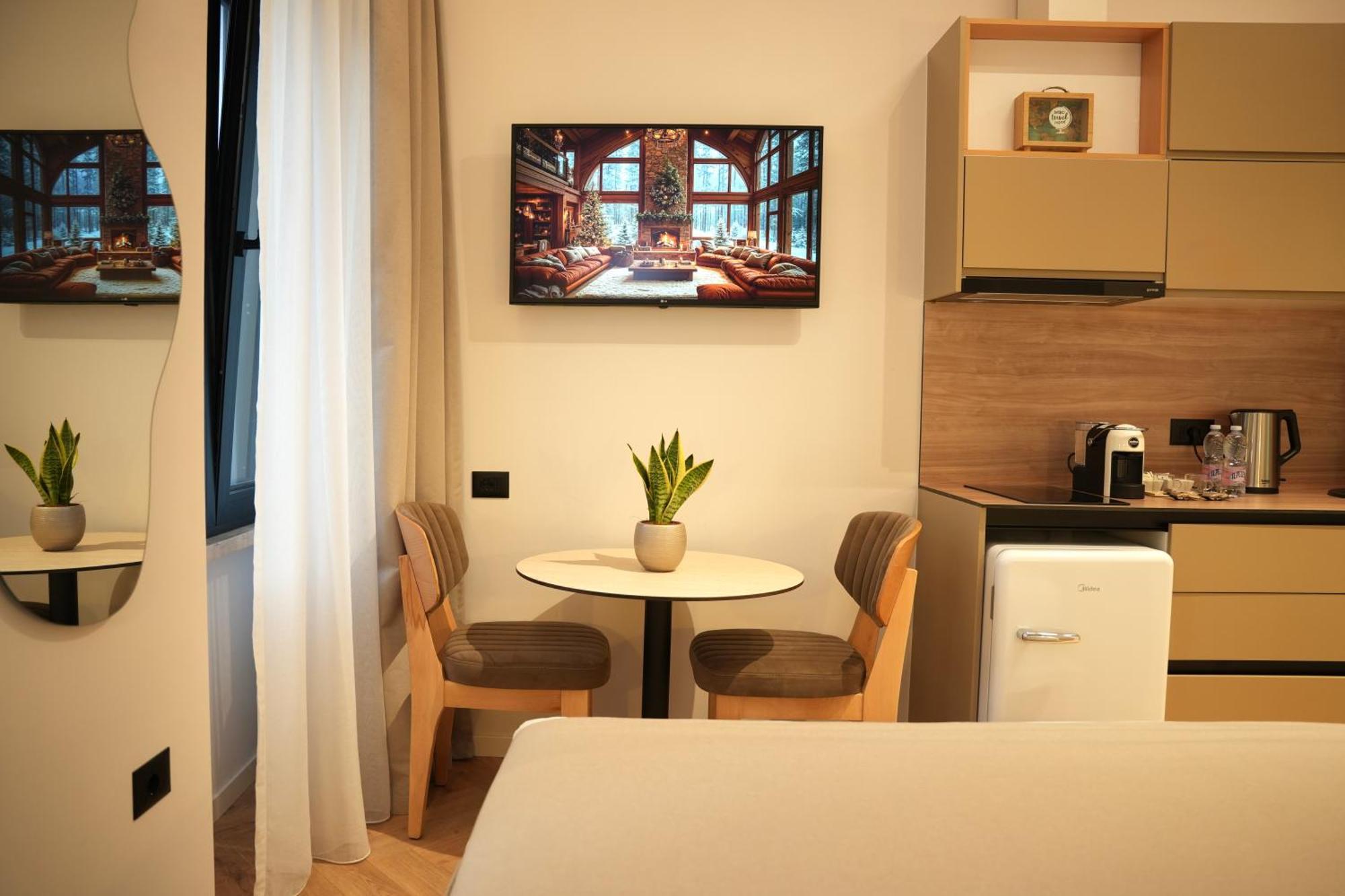 Nea Deluxe Apart-Hotel Тирана Екстериор снимка
