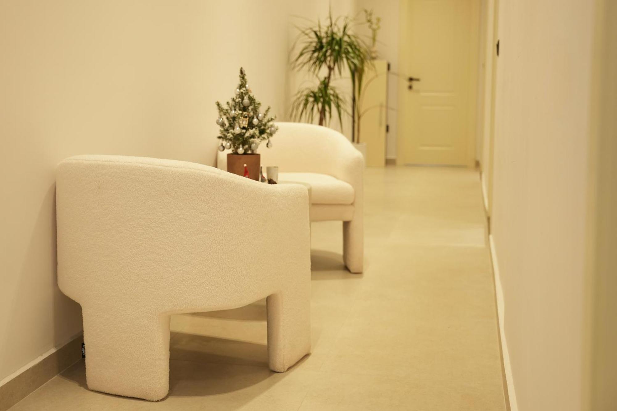 Nea Deluxe Apart-Hotel Тирана Екстериор снимка